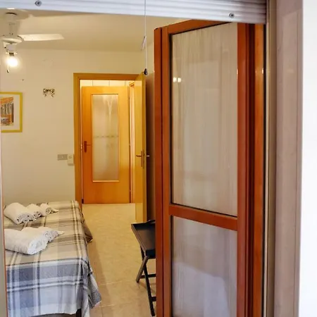 Cardellino, Piccolo E Accogliente Dietro La Holiday home *
