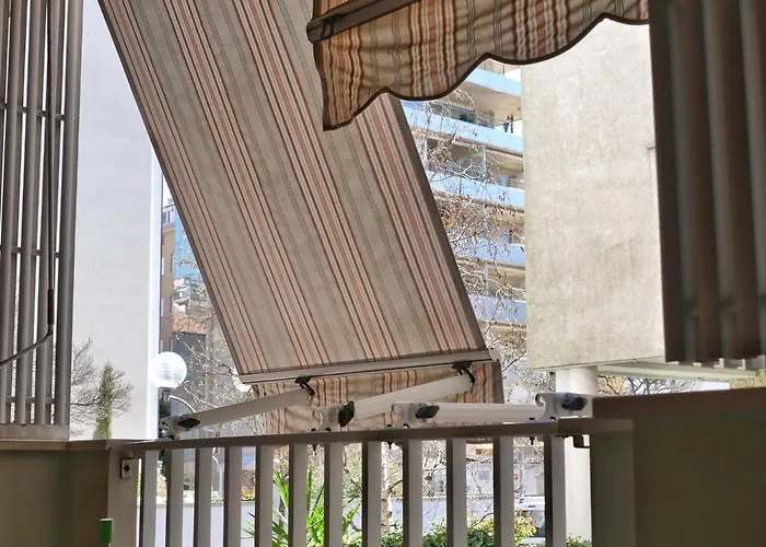 Cardellino, Piccolo E Accogliente Dietro La * Γκράντο